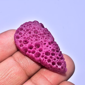 Cabochon di rubino a nido d'ape / Pietra preziosa di rubino a nido d'ape di alta qualità / Forma a pera / 47,70 ct. / 39x21x8 mm. / Pietra preziosa sciolta / R-708