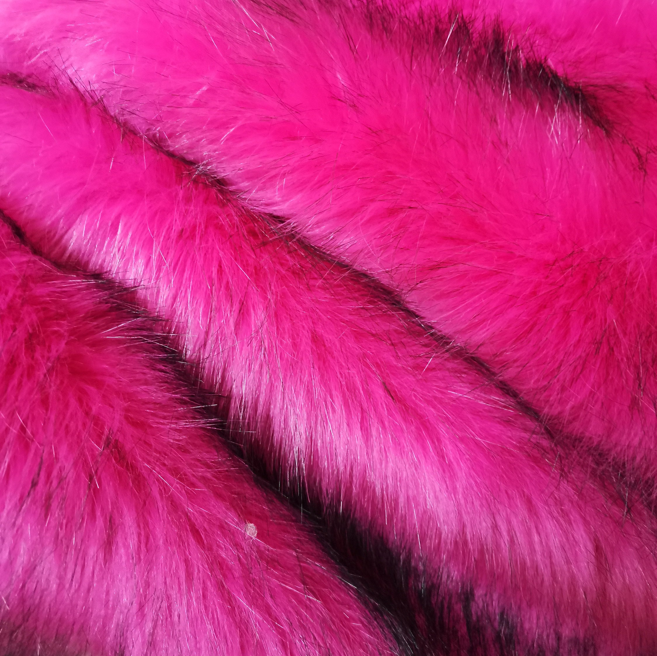 Pink Faux Fur Fox Tissavel, Fuchsia Fur as Real, Hot Pink Long Pile, Pink  Fox, Pink Fur Fabric, Luxury Crimson Faux Fur Full Metre100x150 