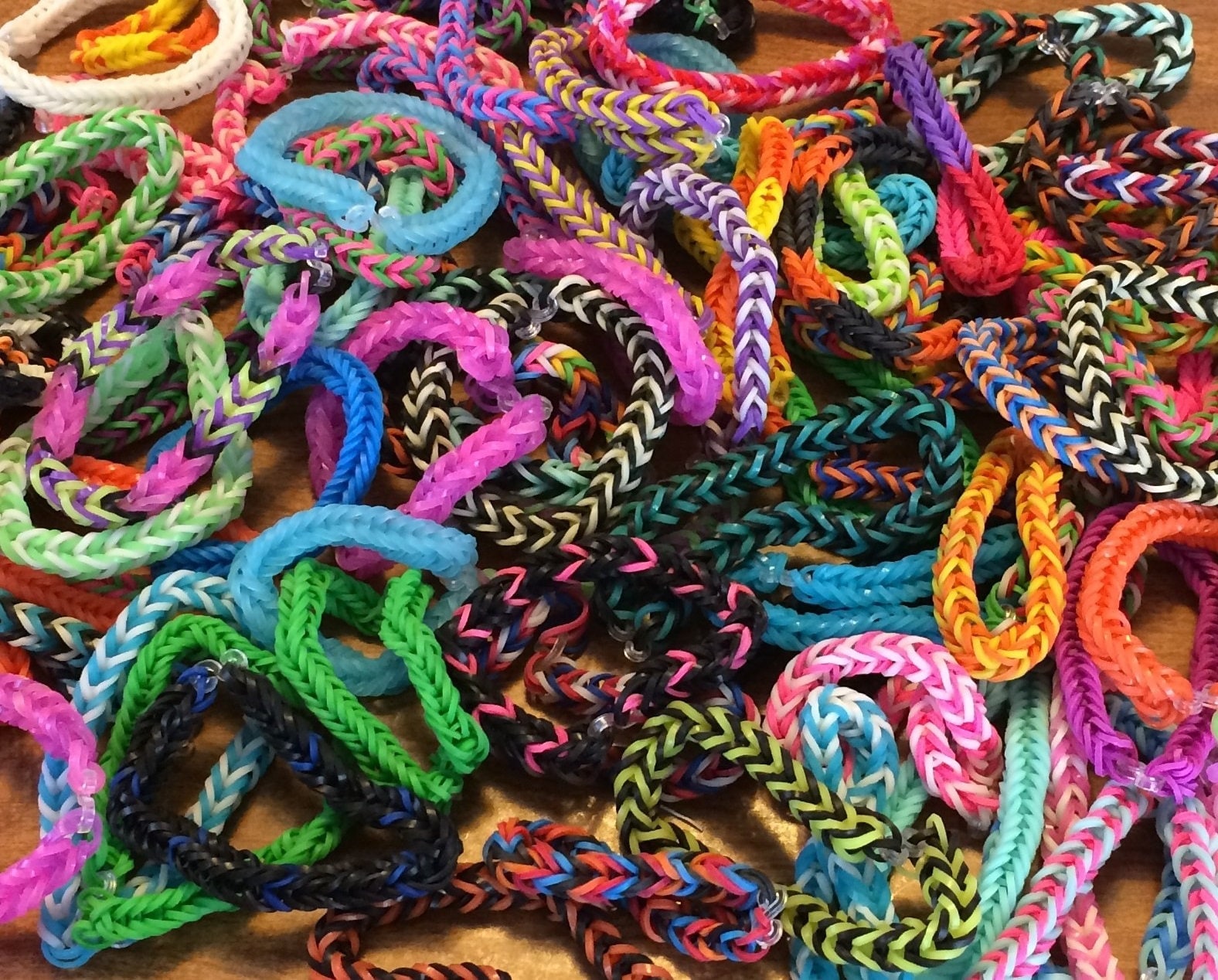 Rainbow Loom Fishtail Rubber Band Bracelet 5 Bracelets in Each