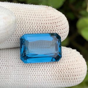 Kamień szlachetny AAA London Blue Topaz: szlif ośmiokątny, 14,75 karatów