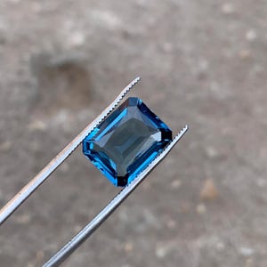 Kamień szlachetny London Blue Topaz | AAA szlif ośmiokątny, 5,90 karatów