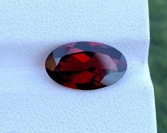 AAA Red Garnet Gemstone: 3.70ct Oval Loose Stone, 8x13mm