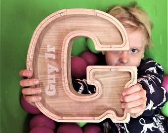Gepersonaliseerde houten letter spaarvarken, kraamcadeau