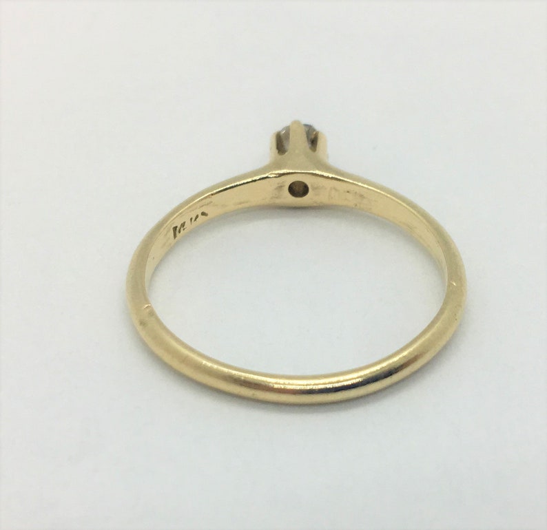 14k Yellow Gold and .12ct Round Cut Diamond Engagement Ring Size 7
