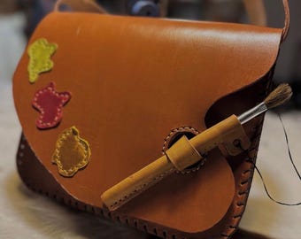 Handmade Leather Saddle Bag, Artisan Crossbody Purse, Hand-Stitched Boho Shoulder Bag