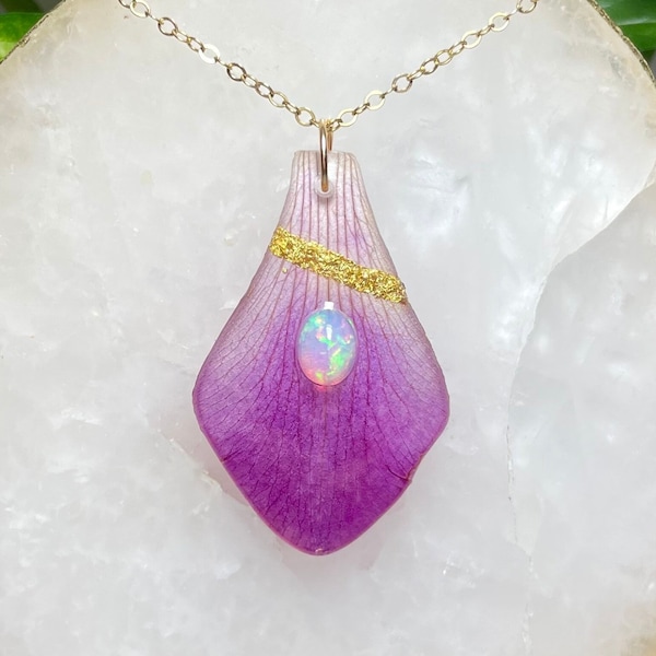 Real Orchid Petal Necklace, Gold Opal Necklace, Resin Jewelry, Pressed Flower Jewelry, Real Flower Jewelry, Real Flower, Resin Jewellery