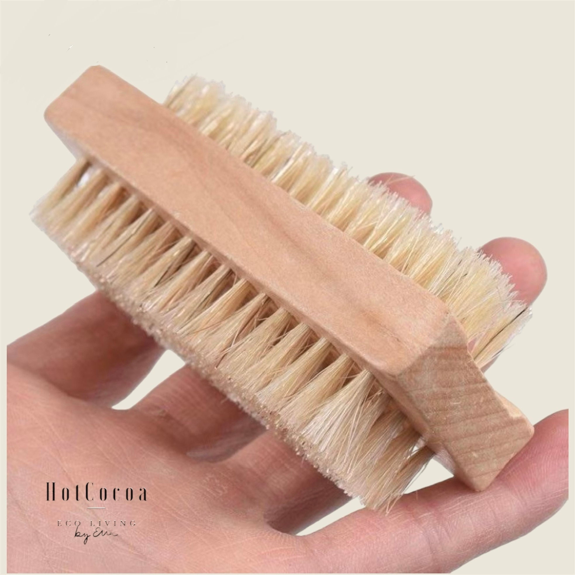 Cepillo uñas de madera y cerdas vegetales • Esturirafi