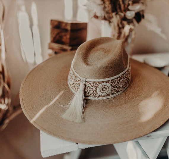 Fedora Palm Leaf pearl in Natural Color 