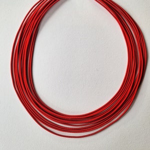 Collier rouge, collier de corde, collier joyeux, bijoux rouges, bijoux textiles,