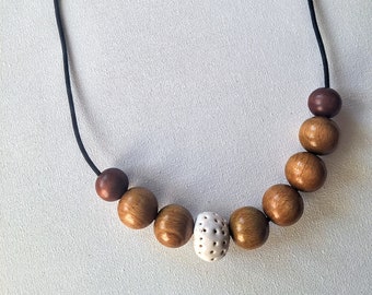 Brown  necklace, Natur necklace, Light necklace, Necklace Beads Strand, Wooden Bead Necklace, porcelain bead