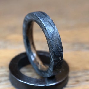 Meteorite Ring - Whiskey Barrel Liner Meteorite Ring, Unique Muonionalusta Widmanstätten Etch Men Or Women Wedding Band 3mm.