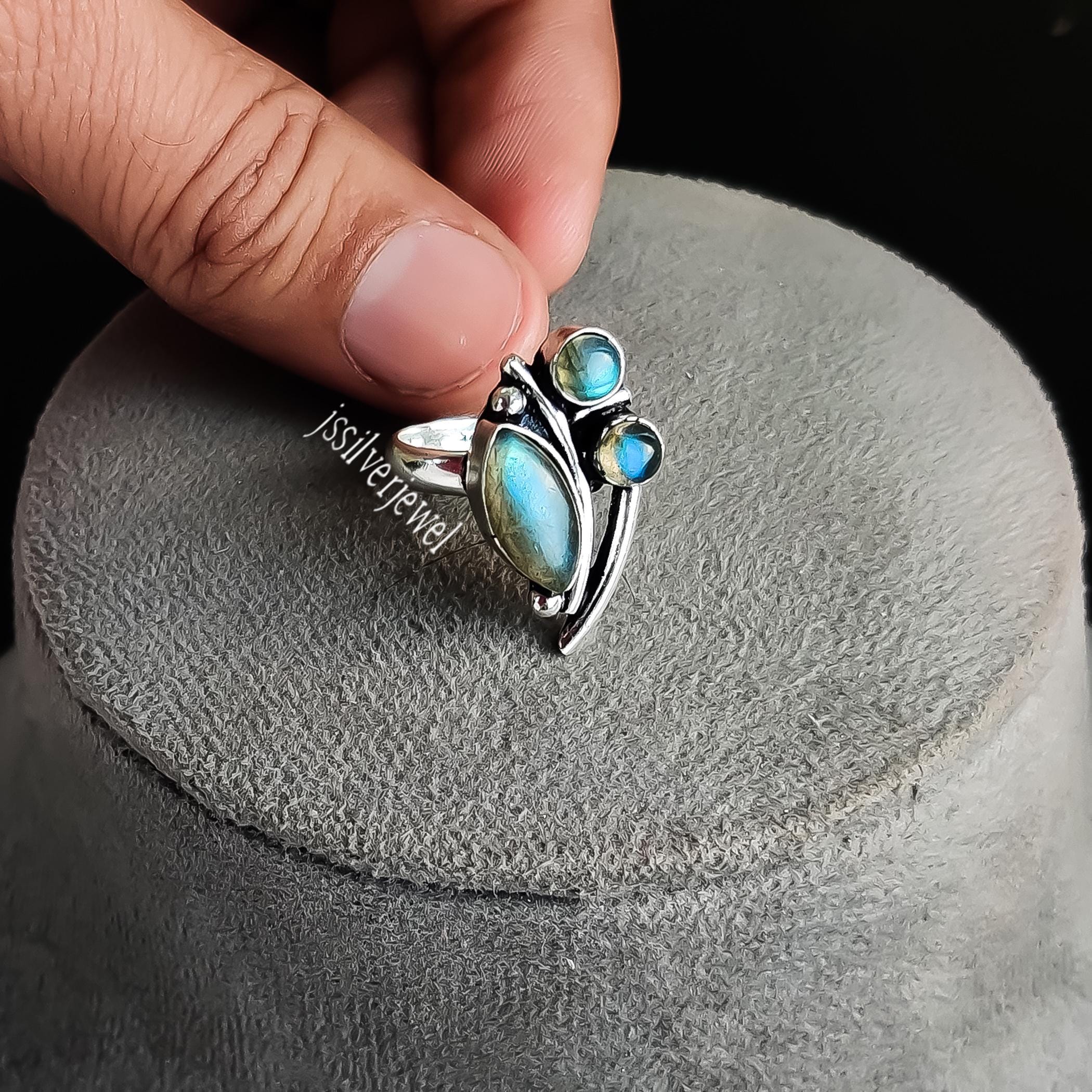 Handmade Sterling Silver Labradorite Ring: Fire Stone Jewelry