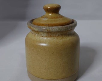 Olla de miel de cerámica hecha a mano
