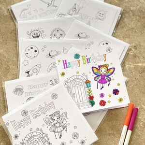 Carte de voeux Color Me – Carte à colorier pour les enfants | 6 x 6 po. | Fée, dinosaure, espace, sirène, monstres | Anniversaire ou toute occasion