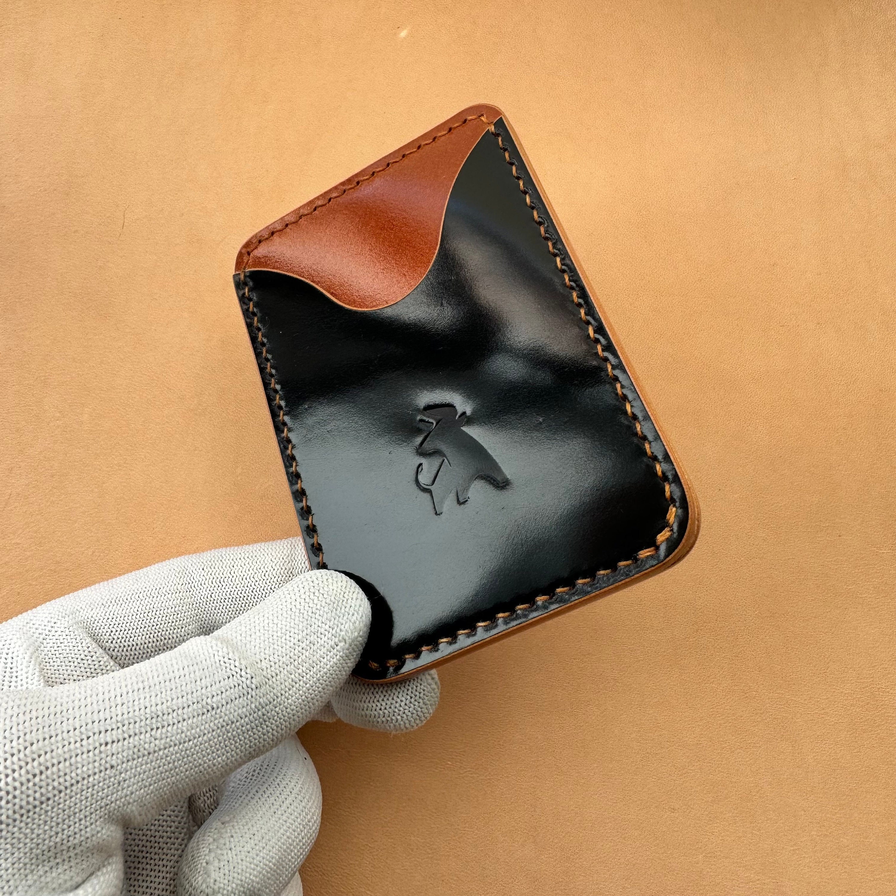 ロカド シェルコードバンレザー カードウォレット：ミニマルなスリム