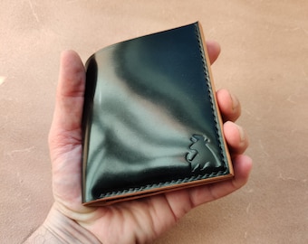 ロカド シェルコードバン 二つ折り財布：ブラック