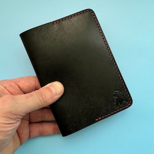 Funda para pasaporte de piel natural.