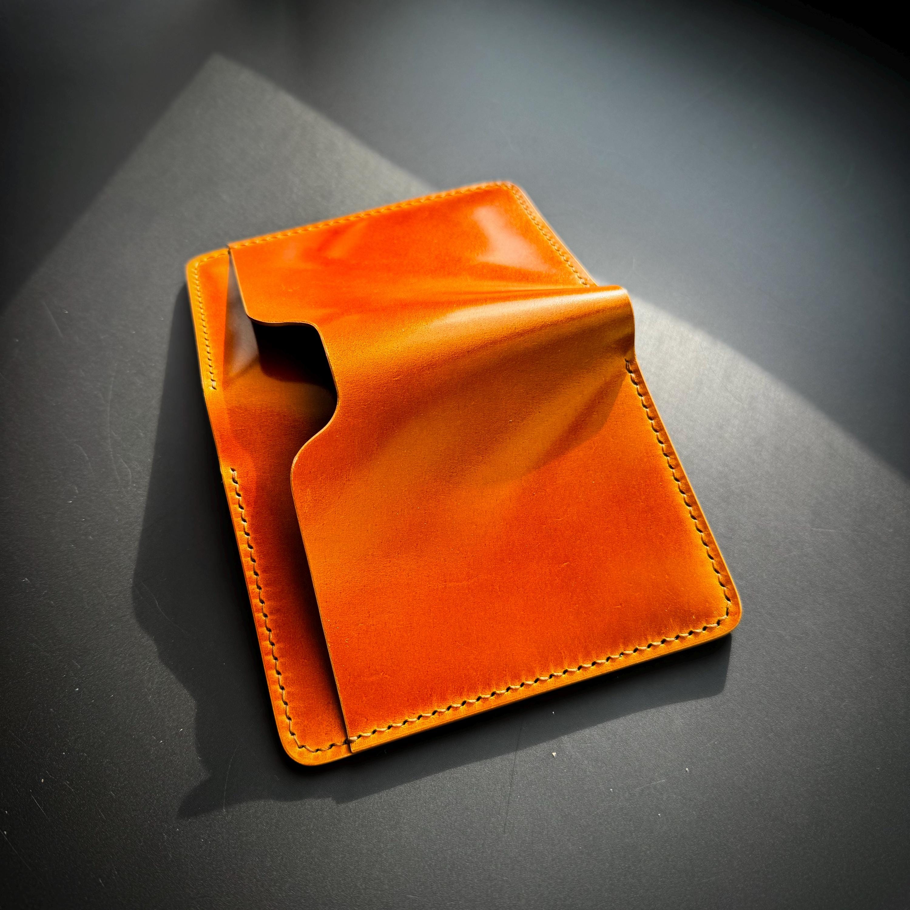 ロカド シェルコードバン 二つ折り財布 - Etsy 日本