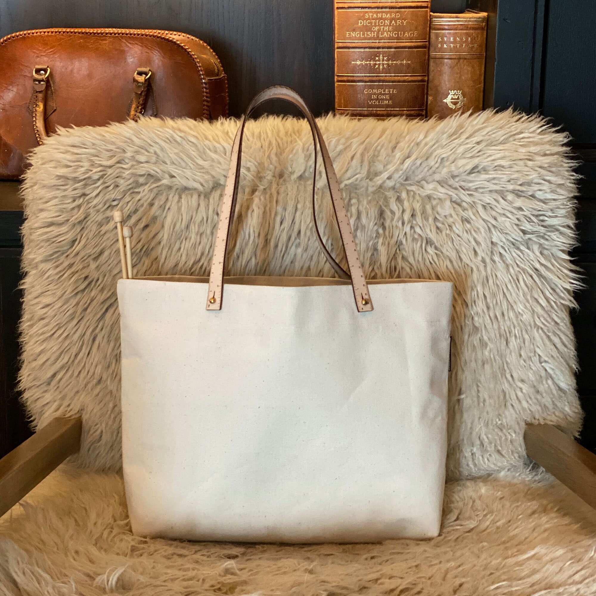 [LOW CLASSIC] / ☆ 24SS RECYCLED KNITTED BAG / WHITE Low Classic Women's Recycled Knit Bag in Ivory Low Classic