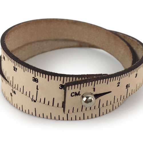Outil Mesure 7-en-1 En Cuir Pour Tricot & Crochet - Règle, Jauge, Guide Et Porte-Marqueur - 47,7x3 Cm - 12