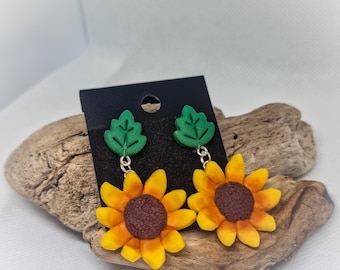 Kitsch, kawaii sunflower earrings - studs