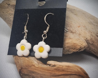 HandMade Dangly Daisy Earrings | Silver | 925 | Sterling | Summer | Flower | Clay | Unique | Bloom | Blossom | Spring | Holiday
