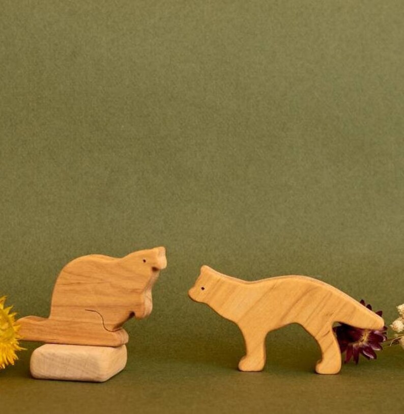 Easy design wooden woodland North American animals toys figurines toys image 3