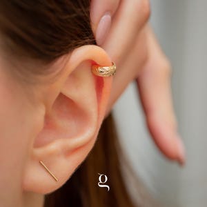 Gold Ear Cuff, No Piercing Ear Cuff, Minimalist Ear Cuff, Gold Helix Cuff, Cartilage Ear Cuff, Dainty Gold Jewelry, Handmade Ear Accessory