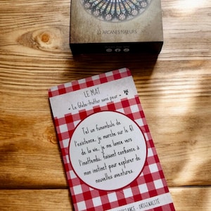 Essential Tarot by Mich’Aile 22 Major Arcana and 7 memo cards + signed box + pouch + bookmark