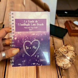 Guidebook pour l’Améthyste Love Oracle, format A6, interprète les 52 cartes et les extensions 1, 2 et 3 en français