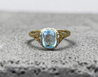 Vintage 14K Gold Oval Gemstone Ring | Two-Tone Bezel Set Ring