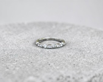 Vintage-Inspired Diamond Stacking Band in 18K White Gold | Size 6.75