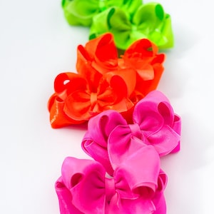 Toddler pigtail bow pair, toddler hair accessories, Grosgrain bows for toddlers, baby bows and clips, girl hair bows, baby girl gifts.