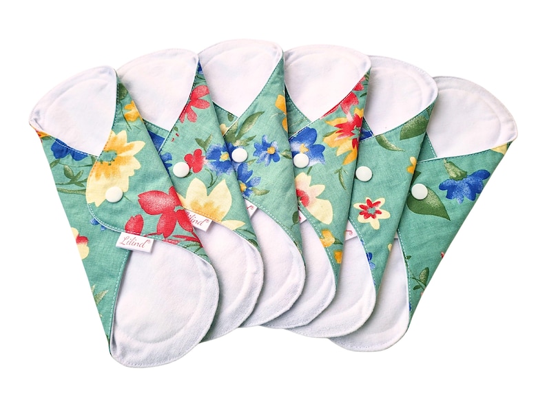 Reusable Organic Cloth Pads – 6 Pack 9" / 24cm Regular Flow, Washable and Waterproof, Made in Europe Mint
