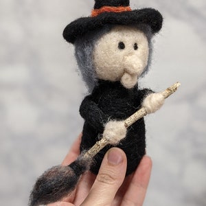 Needle Felted Witch for Halloween image 5