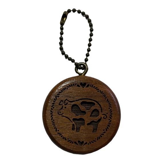 AM Wooden Pig Carved Wood Farm Barnyard Keyring Souvenir Yellowstone