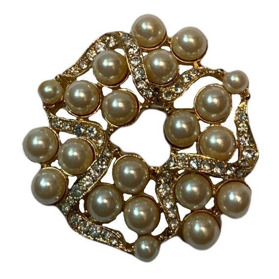 AM Vintage Faux Pearl Rhinestone Gold Toned Brooch Costume Jewelry NOS