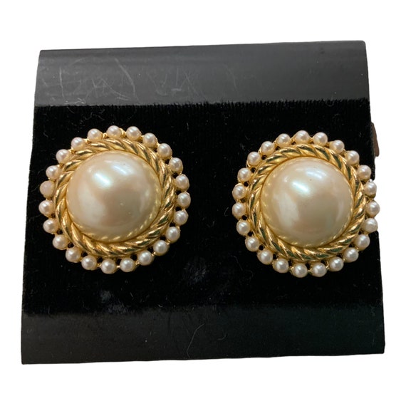 AM Vintage Clip On Earrings Designer Signed Richelieu Gold Toned Faux Pearl 80s Diana Costume Jewelry Fashion