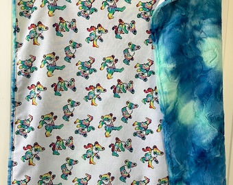 Baby or toddler grateful blanket/. Dancing bears/. Blue tie die luxe minky.