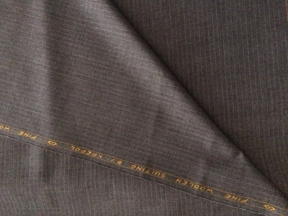 WOOL Suiting Fabric 1//4 yard remnant Navy Blue