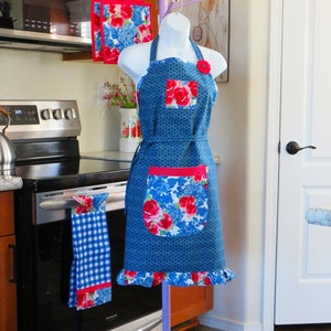 Pioneer Woman Apron: Cotton Canvas, Handmade Flower Detail