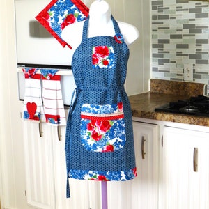 Pioneer Woman Fabric Apron, Pioneer Woman Fabric Kitchen, Roses Apron, One Size Fits All Pioneer Woman Apron, Pioneer Woman Decor and Gifts