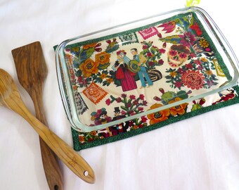 Fiesta De Los Muertos Casserole Hot Pad: Halloween Kitchen Decor