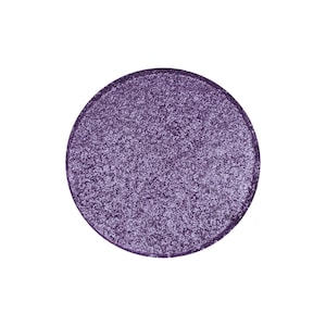 Puede incluir: Una sombra de ojos redonda de color morado con un acabado brillante.