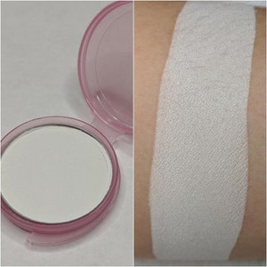 Blanca - Vegan Pressed Eyeshadow Matte White