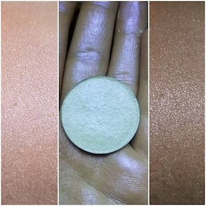 Aurora Borealis - Vegan Pressed Highlighter Blue Violet
