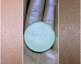 Aurora Borealis - Vegan Pressed Highlighter Blue Violet