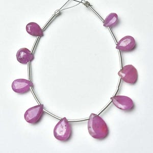 10 briolettes de rubí facetadas en forma de pera, piedra semipreciosa de rubí, para hacer joyas con cuentas de rubí, cuentas para joyería de 4 pulgadas (5 x 7-6 x 9 mm) (c-1310)