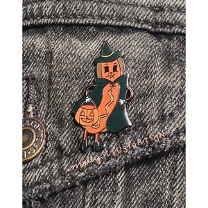 Feelin Halloweenie Vintage Style Halloween Hot Dog Hard Enamel Pin