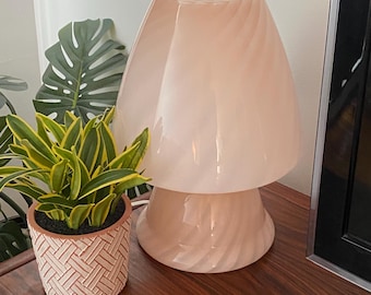 Mid Century moderne Vetri Murano wirbelte rosa Glas Pilz Lampe Italienisches Glas Vintage